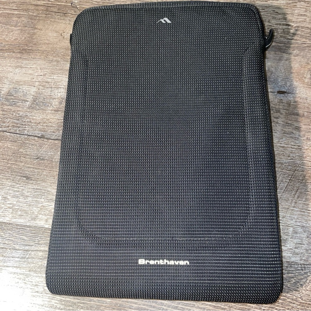 Brenthaven Black Laptop Sleeve